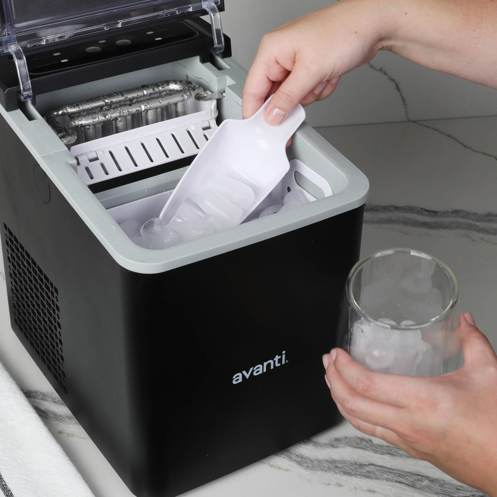 Black Countertop Ice Maker with Scoop B8191