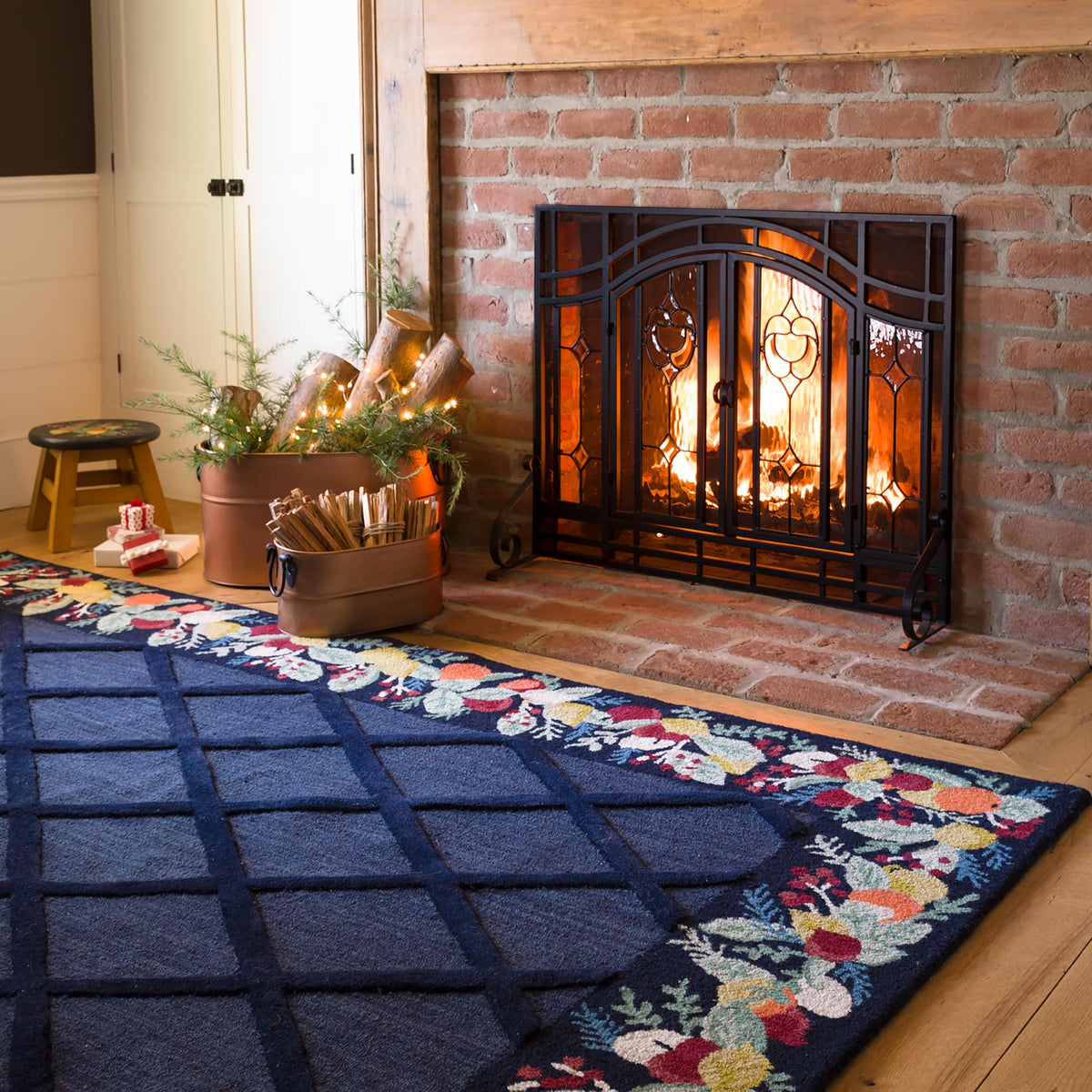 Black Metal Fireplace Screen J657